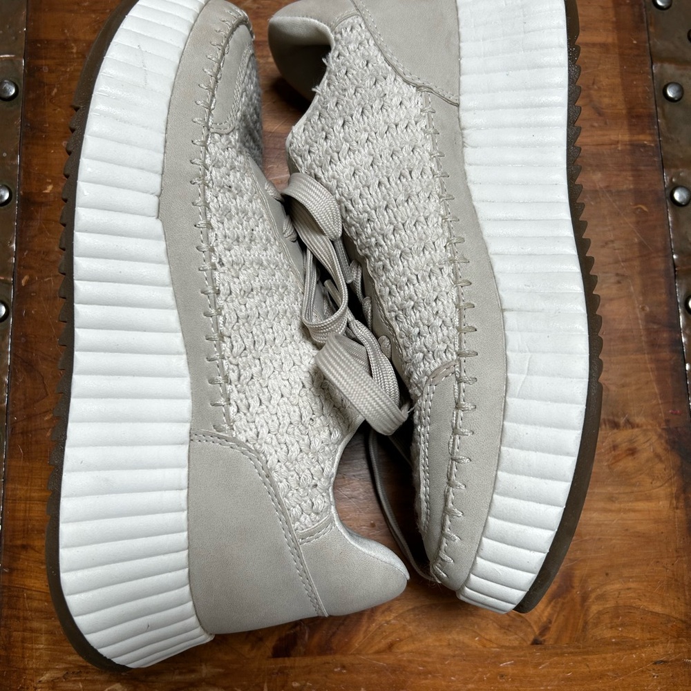 DV by Dolce Vita Crocheted Beige and White Sneakers - Picture 2 of 3